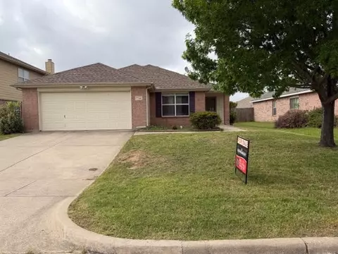 505 Del Mar Dr, Ponder, TX 76259
