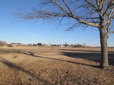 000 Otter Ln, Waxahachie, TX 75152