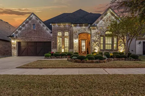 840 Fireside Dr, Aubrey, TX 76227