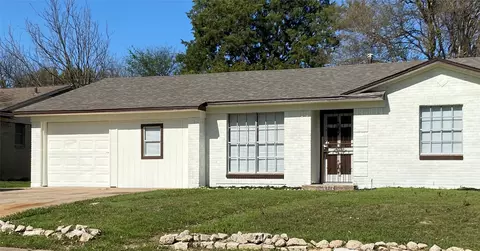 6208 Harmony Ln, Dallas, TX 75241