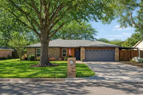7301 Windcrest Ln, North Richland Hills, TX 76182