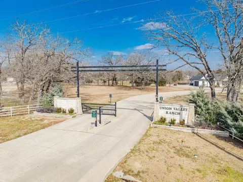 1015 Oak Trl, Union Valley, TX 75474