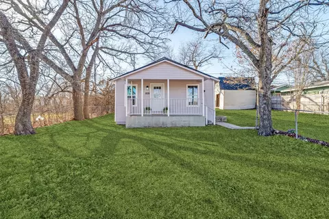 8105 Downe Dr, White Settlement, TX 76108