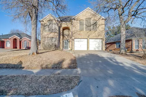 519 Deerwood Dr, Burleson, TX 76028