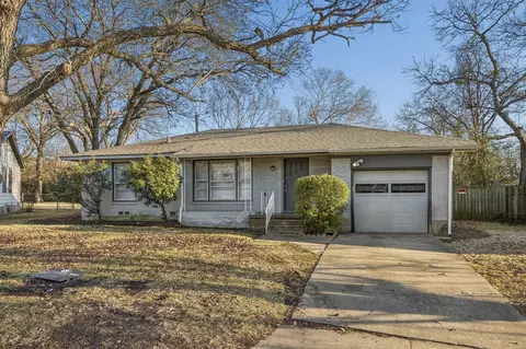 900 W Sycamore St, Sherman, TX 75092