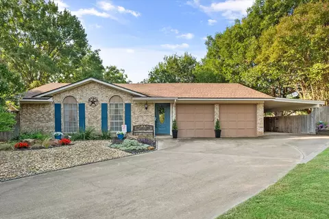 4208 Shipley Ct, Benbrook, TX 76116