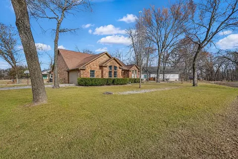 101 Idlewood Rd, Enchanted Oaks, TX 75156