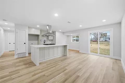 Living - 302 E Fuller Dr, Euless, TX 76039 photo 4 of 5