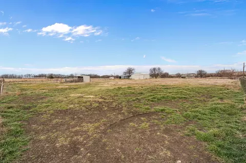 Exterior - 12481 Stice Rd, Krum, TX 76249 photo 6 of 7