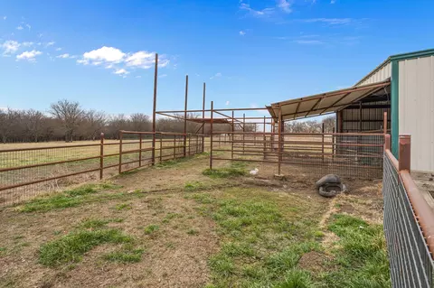 Exterior - 12481 Stice Rd, Krum, TX 76249 photo 5 of 7