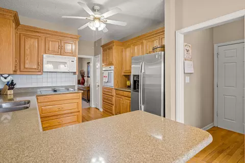 Kitchen - 12481 Stice Rd, Krum, TX 76249 photo 2 of 3
