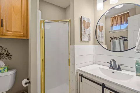 Bath - 12481 Stice Rd, Krum, TX 76249 photo 1 of 4