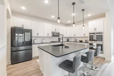 1517 Sawyer Dr, Aubrey, TX 76227