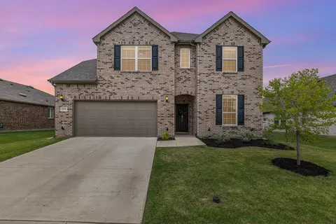 1517 Sawyer Dr, Aubrey, TX 76227