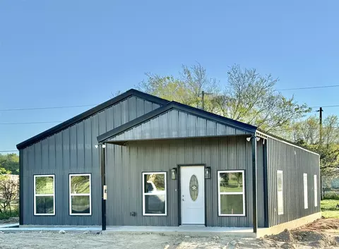 200 Lois Cir, Granbury, TX 76049