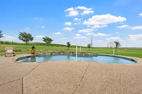 Exterior - 3057 Holy Rd, Abbott, TX 76621 photo 8 of 9