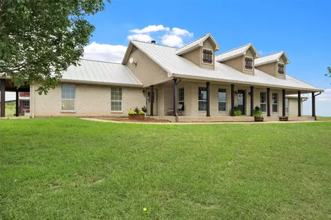 Exterior - 3057 Holy Rd, Abbott, TX 76621 photo 9 of 9