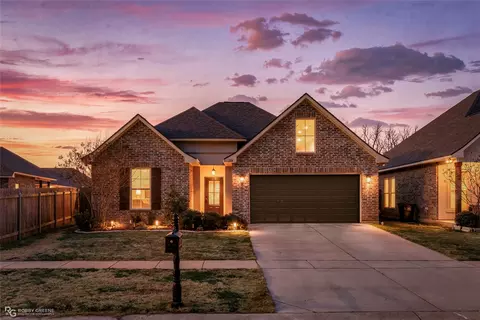 204 Hyperion St, Bossier City, LA 71111