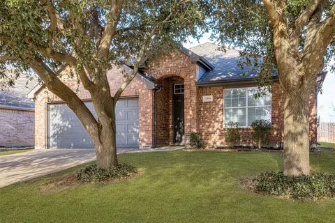 1104 Vista View Dr, Burleson, TX 76028