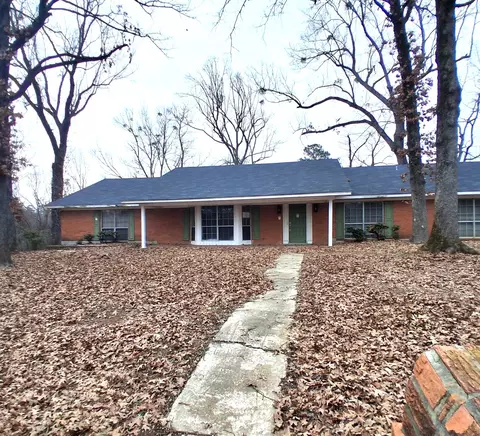 10 Ironwood Dr, Texarkana, TX 75503