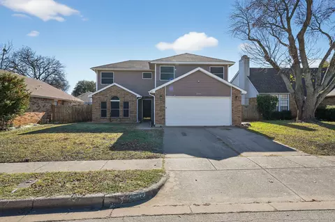 2545 Forest Creek Dr, Fort Worth, TX 76123