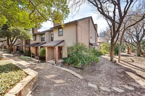 9910 Royal Ln #208, Dallas, TX 75231