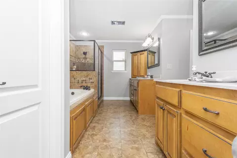 Entry Way - 10 Weatherby Dr, Hooks, TX 75561 photo 4 of 5