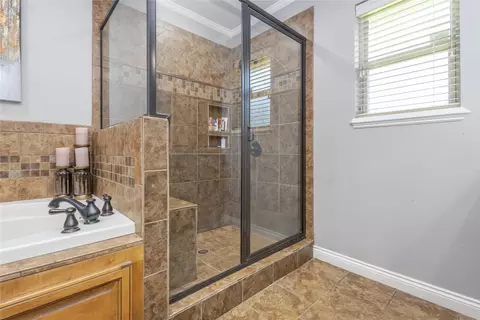 Bath - 10 Weatherby Dr, Hooks, TX 75561 photo 2 of 2
