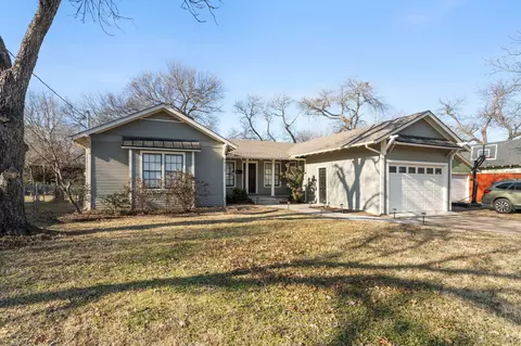 712 W Knox St, Ennis, TX 75119