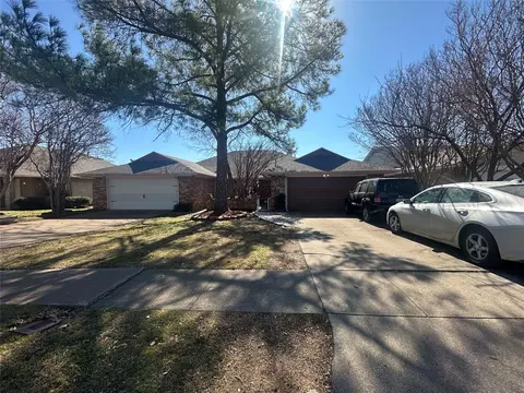 3700 Country Club Dr W, Irving, TX 75038
