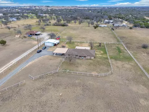 6650 Veal Station Rd, Weatherford, TX 76085