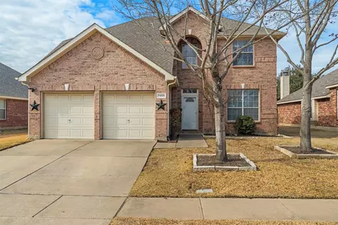 7805 Quiet Waters Dr, Arlington, TX 76016