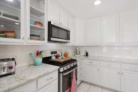 Kitchen - 1174 Dickens, Howe, TX 75459 photo 2 of 4