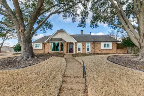 2801 N Spring Dr, Richardson, TX 75082