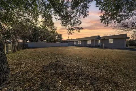 1306 Carr St, Hillsboro, TX 76645