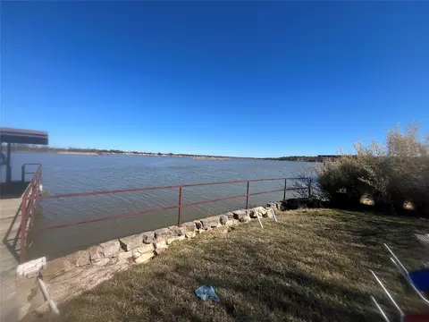 2212 Sunrise Bay Ct, Granbury, TX 76048