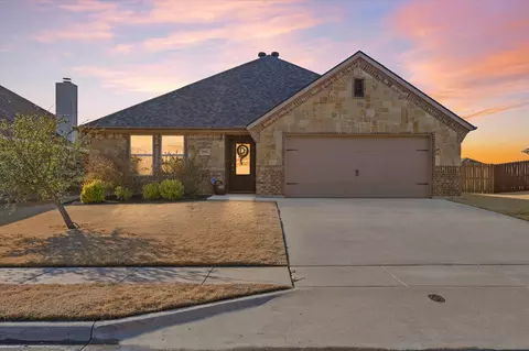 3906 Kensington Dr, Sanger, TX 76266