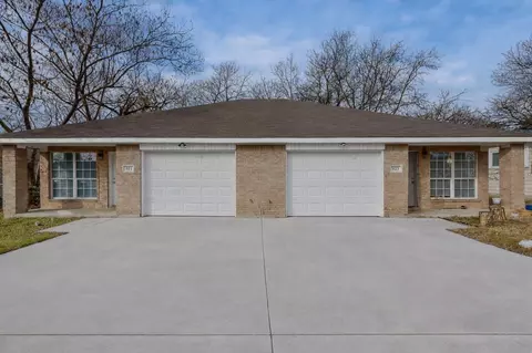 921 Cody Ct, River Oaks, TX 76114