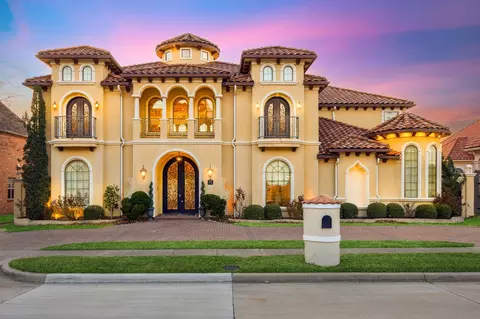 6545 Crown Forest Dr, Plano, TX 75024