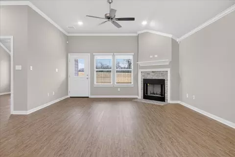 Living - 2508 Yoder Ln, Waco, TX 76706 photo 2 of 4