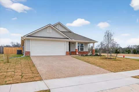Exterior - 2508 Yoder Ln, Waco, TX 76706 photo 4 of 5