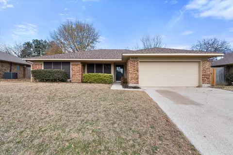 5723 Sage Bloom Dr, Arlington, TX 76017
