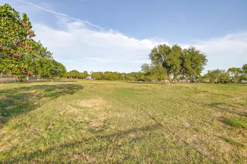 570 W County Road 714, Burleson, TX 76028