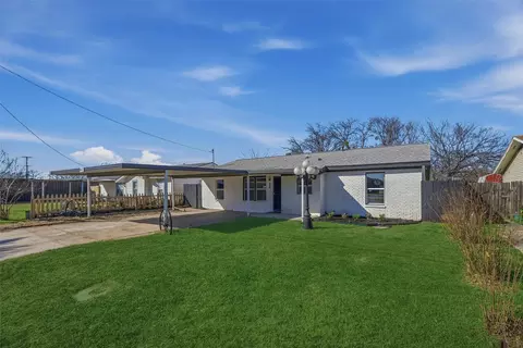 228 Kay Ln, Saginaw, TX 76179