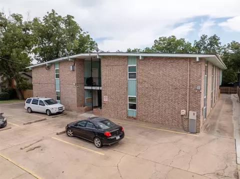 510 Texas St #14, Denton, TX 76209