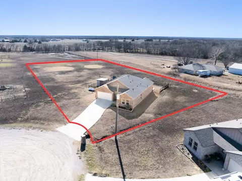 315 Delatorre St, Trenton, TX 75490