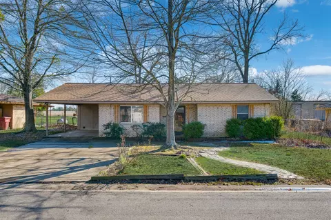 235 Elizabeth Ln, Blossom, TX 75416