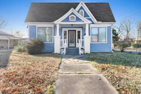 419 W 5th St, Bonham, TX 75418