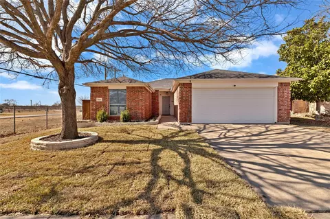 8201 Steel Dust Dr, Fort Worth, TX 76179