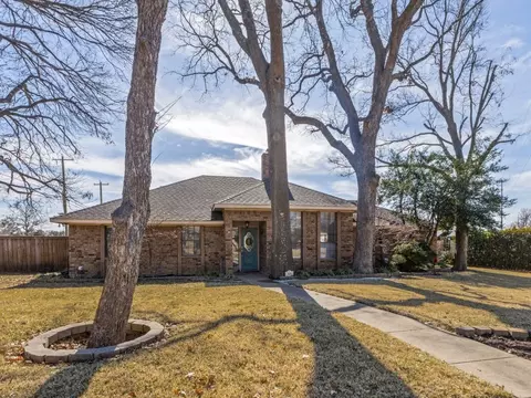 3410 Oxford Dr, Rowlett, TX 75088